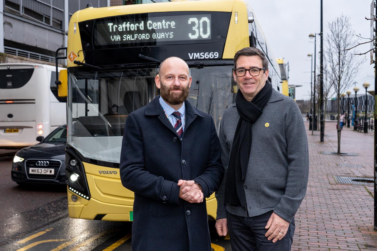Andy Burnham and Paul Dennett with the new 30 bus 2