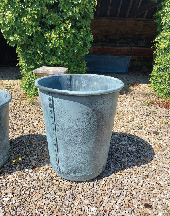 Medium sized pot