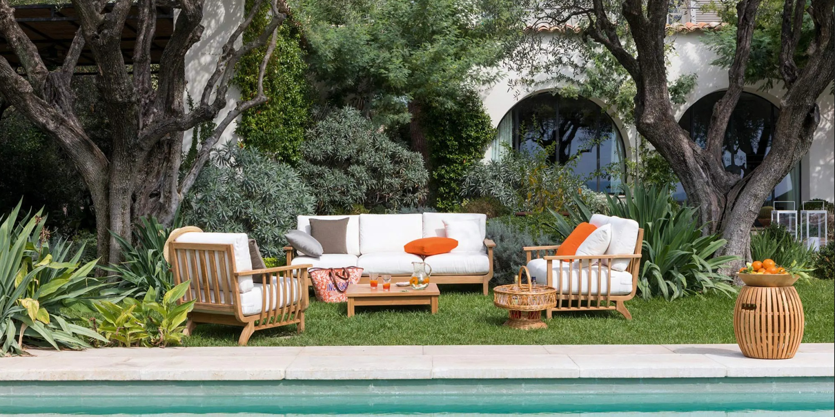 مجموعة مميّزة من أونوبـيـو لدى ويسترن للمفروشات: أناقة إيطالية بروح شرقية للمساحات الخارجية