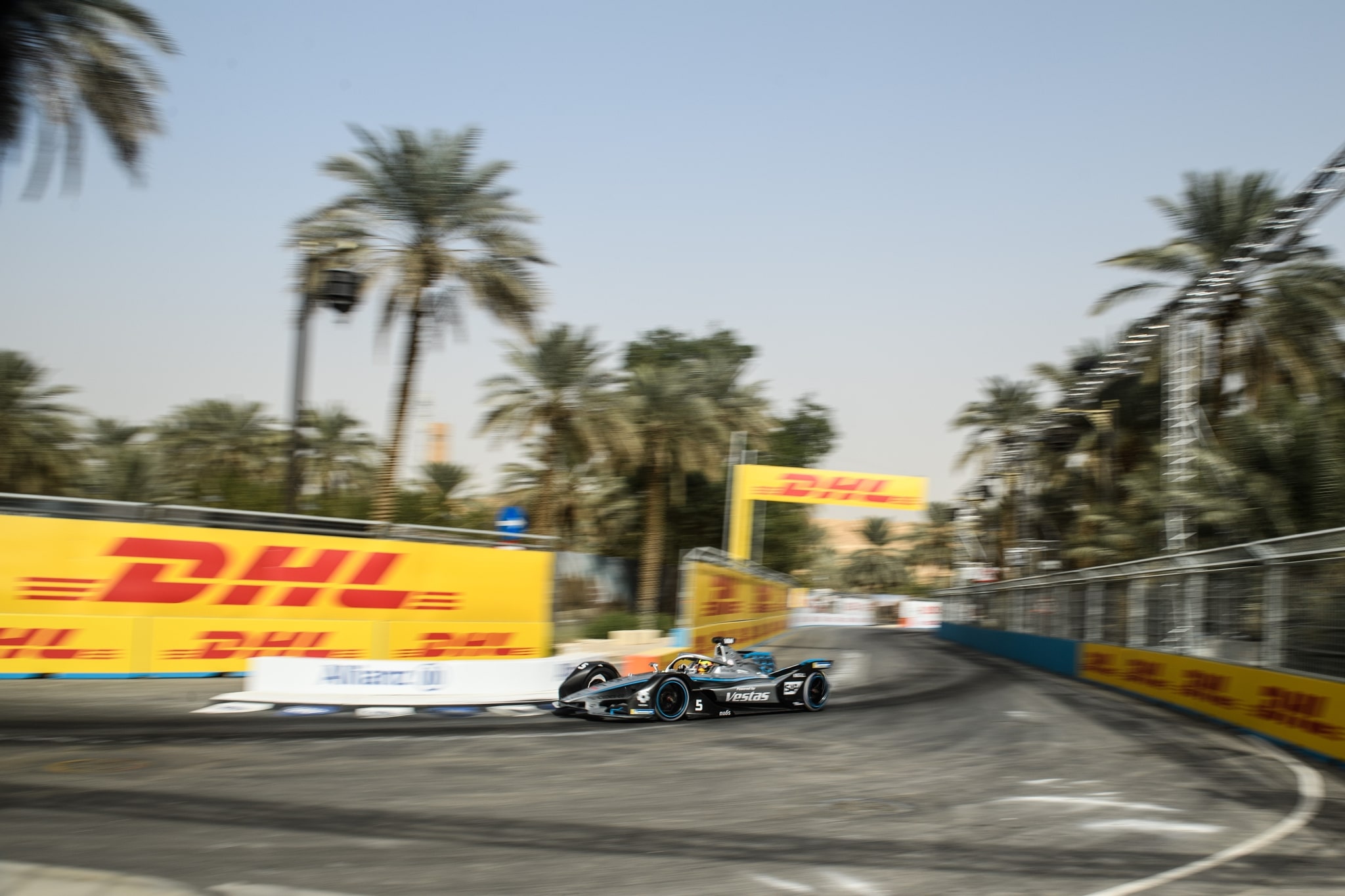 4b95d687-9d20-4b83-bc82-80e8879a4d11 (2048×1365)