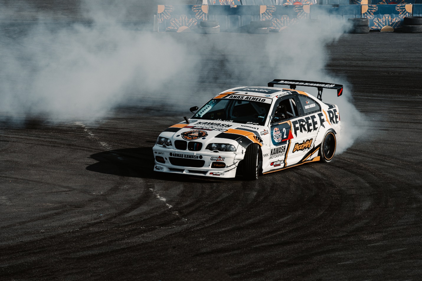 A race car on a track

Description automatically generated with low confidence