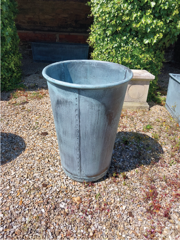 Large sized pot