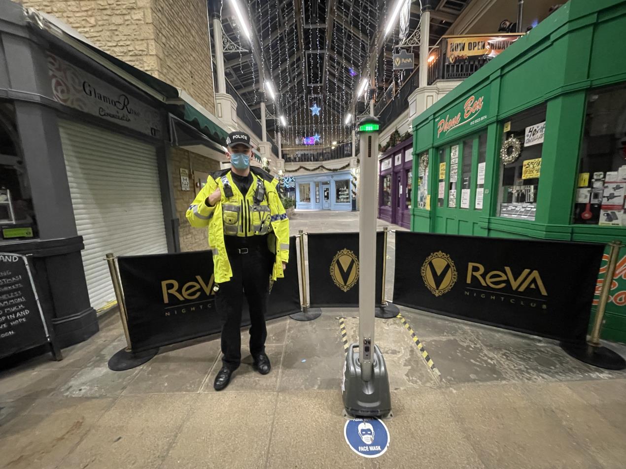PC Macpherson and knife arch