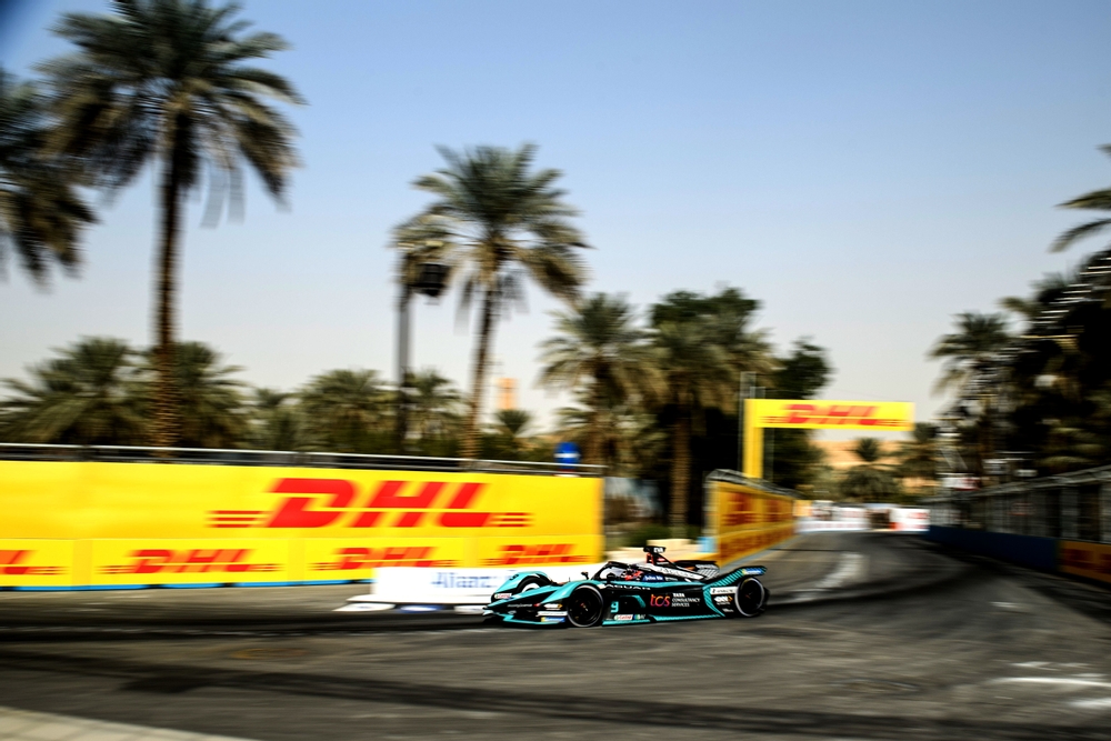 9a4e080c-3ec5-491a-b241-22d0205cffc5 (1000×667)