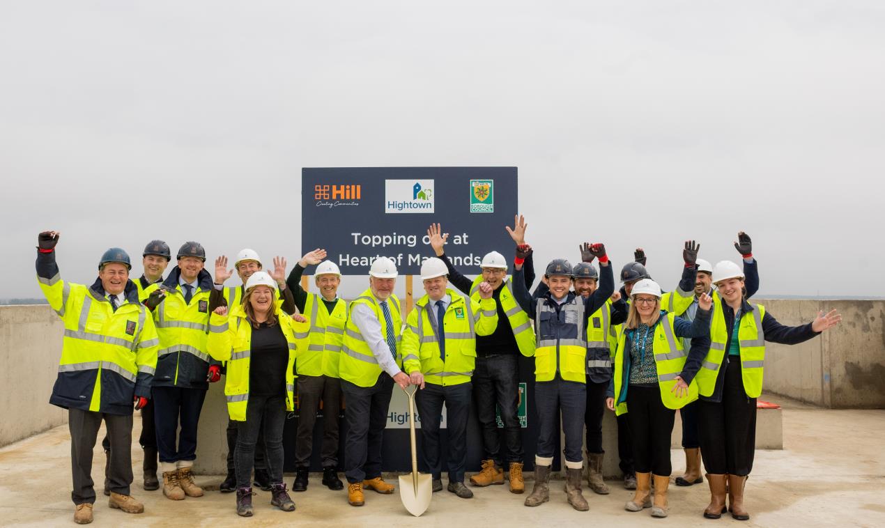 Topping out Maylands (3)
