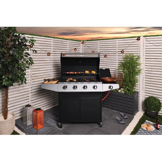 A grill with a grill on itDescription automatically generated with medium confidence