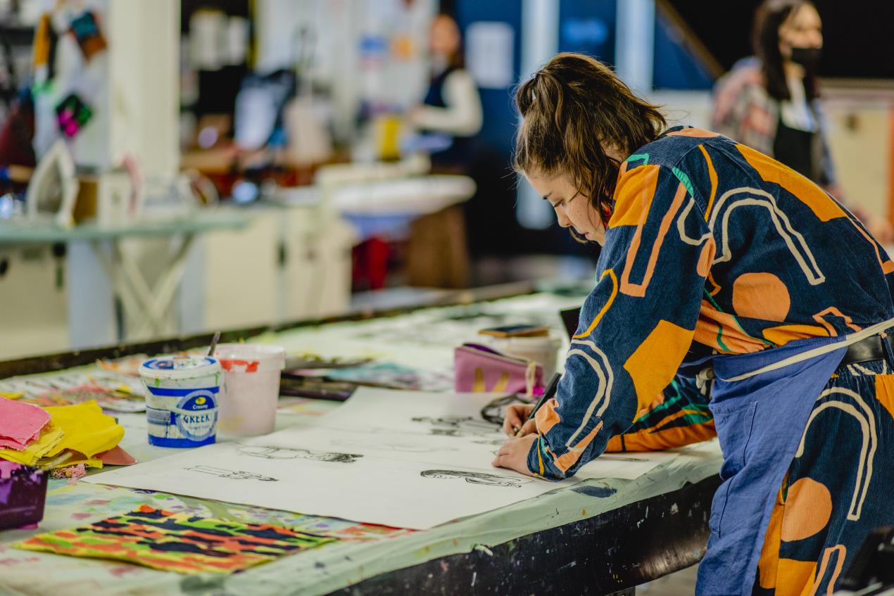 Textiles-dye-workshop-at-Arts-Uni-Plymouth